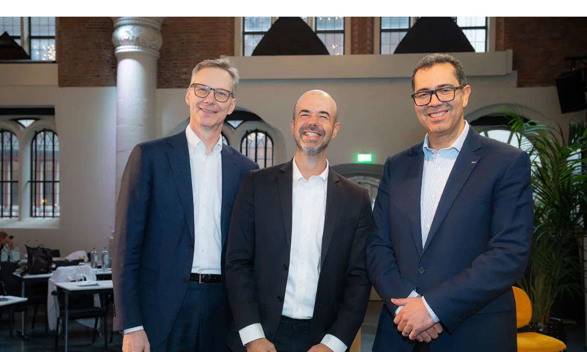 Da esquerda para a direita: Dr. Jochen Ruetz, Aloysio Ribeiro Neto, Marco Santos.