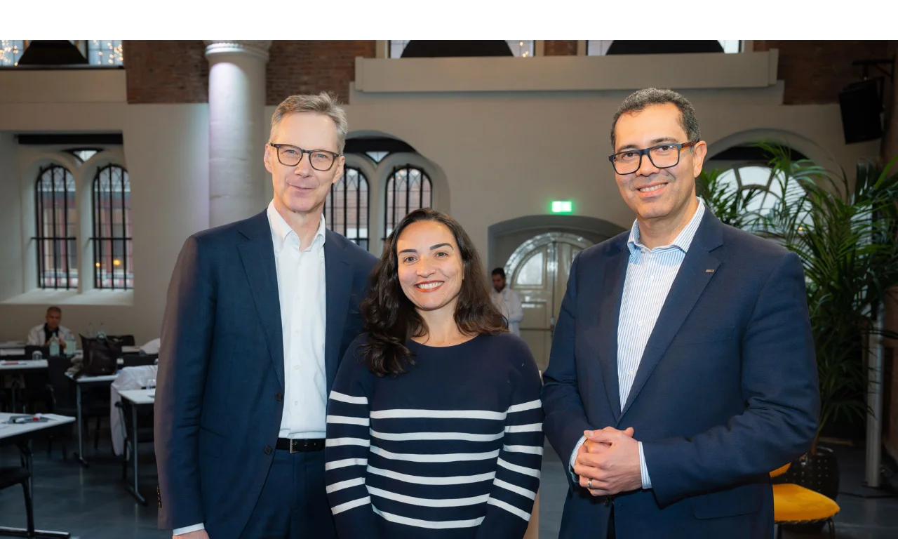From left to right: Dr. Jochen Ruetz, Fernanda dos Santos Rodrigues, Marco Santos